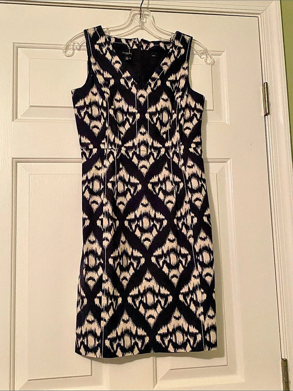 Talbots Geometric sleeveless midi Dress in Navy & Cream Size 2P Like New